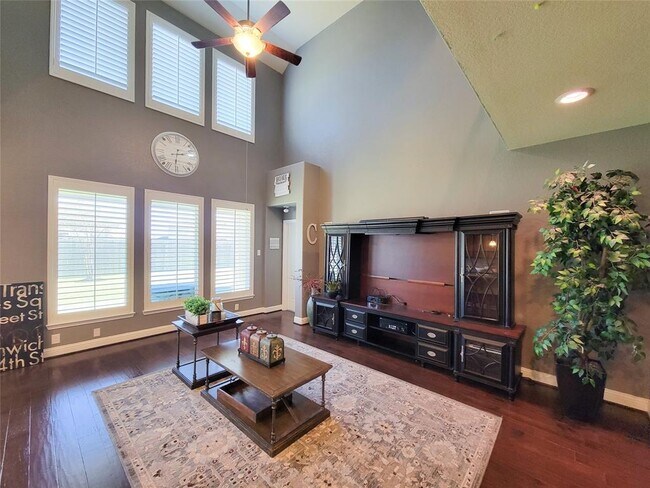Building Photo - 1904 Emerald Breeze Ct.