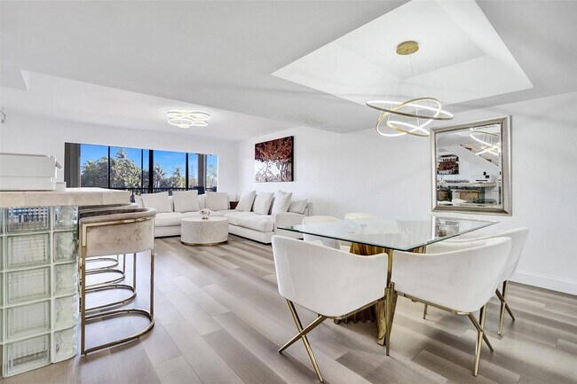 Building Photo - 270 Captains Walk