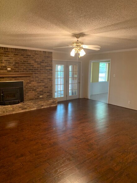 Building Photo - 115 Fairview Dr