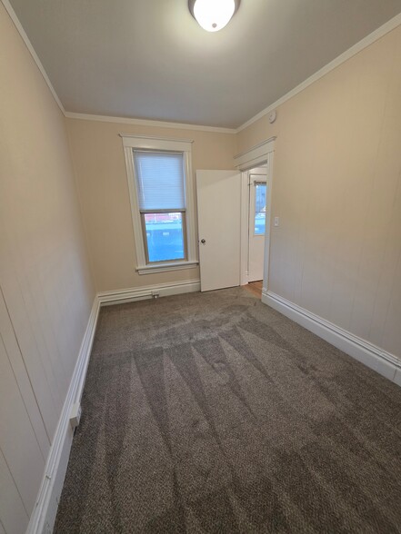 Building Photo - 132 Washington St