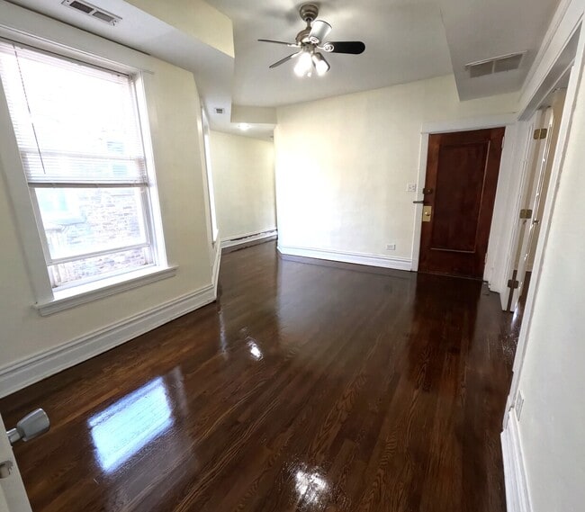 Building Photo - 1112 W Ardmore Ave