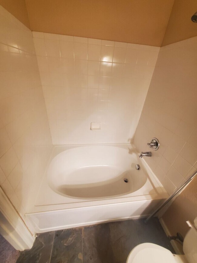 Building Photo - Spacious 2B/2B Main Level Condo With Garage NOW AVAILABLE