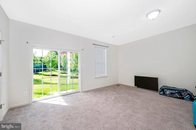 Building Photo - 7780 Dagny Wy