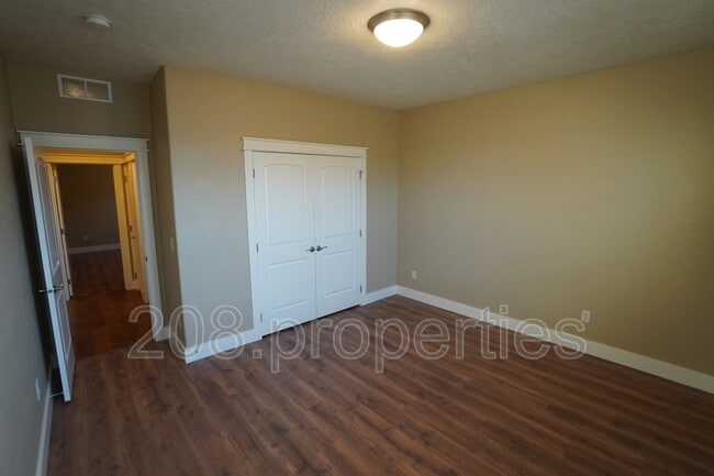 Building Photo - 8848 W Ben St
