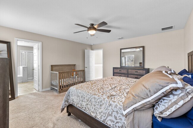 Building Photo - 1915 Overlook Knoll