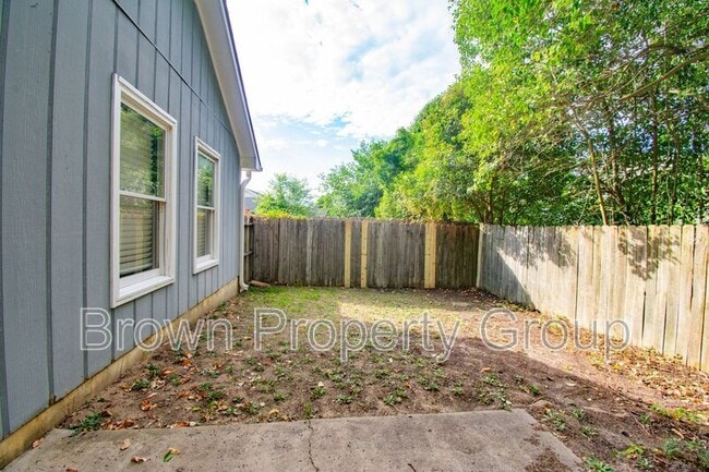 Building Photo - 6839 Shawcross Ln