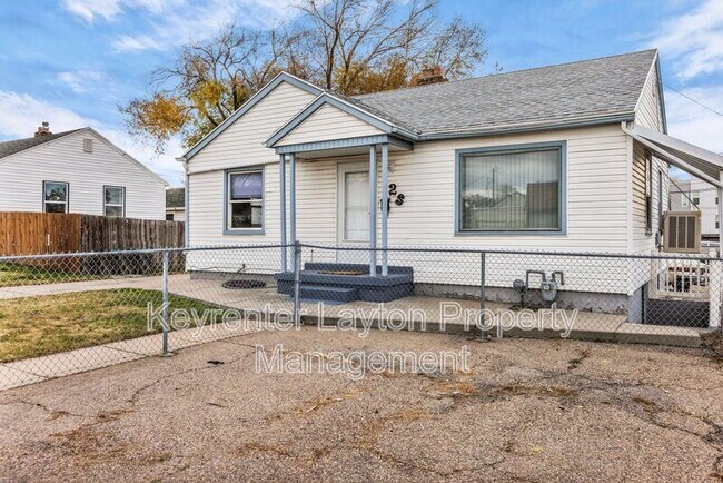 Building Photo - 12 E 250 N