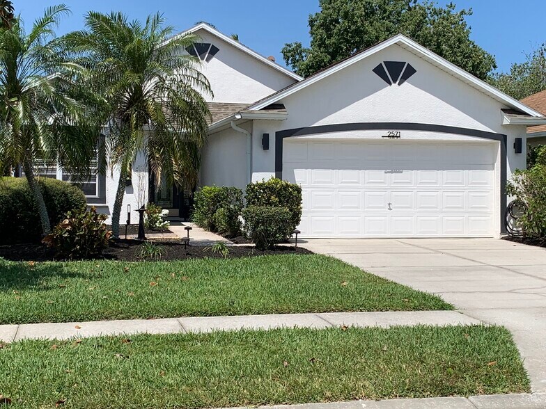 Building Photo - 2571 Ventura Cir