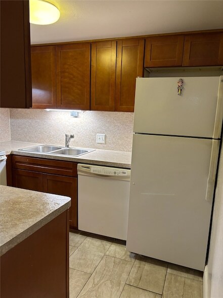 Building Photo - 7520 Hornwood Dr