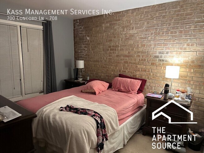 Building Photo - 700 Concord Ln