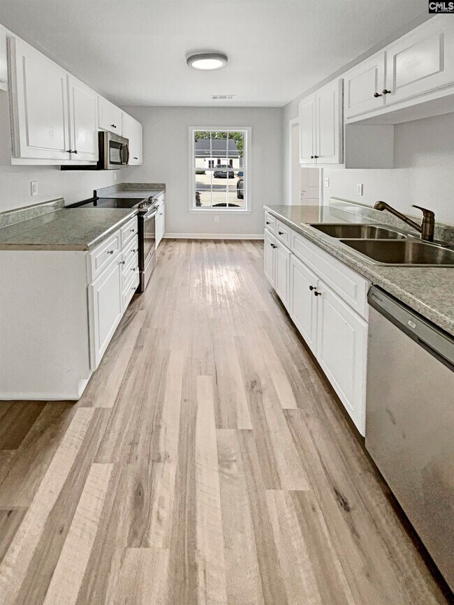 Building Photo - 30 Hampton Oaks Pl