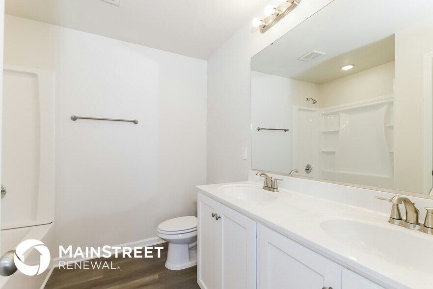 Building Photo - 6166 Brentwood Pk Dr