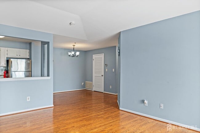 Building Photo - 734 Waterford Dr