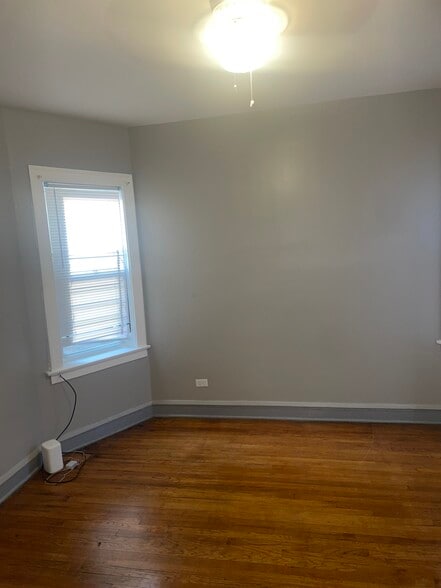 Building Photo - 8230 S Hermitage Ave