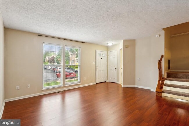 Building Photo - 5492 Prince William Ct