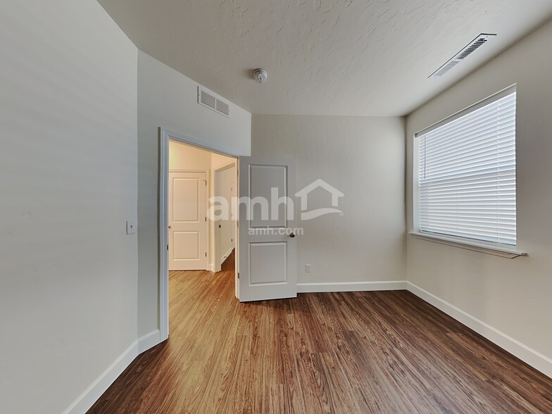 Building Photo - 164 E Sicily Dr