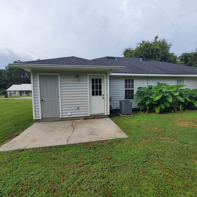 Building Photo - 6126 Vinnie Dr