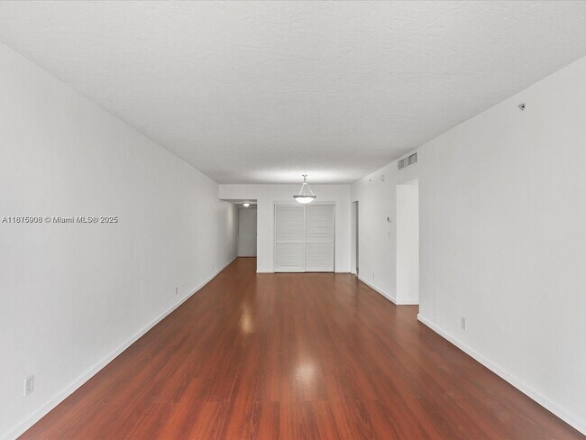 Building Photo - 3000 S Ocean Dr
