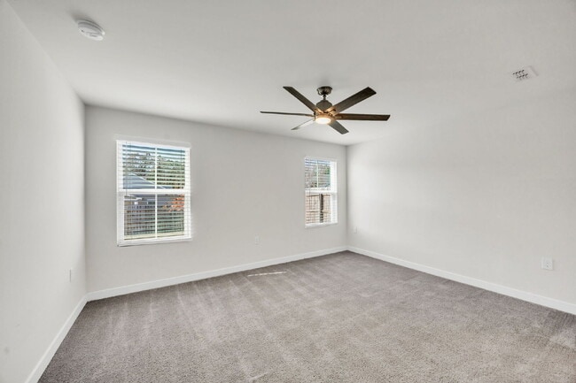 Building Photo - Beautiful 3BR / 2BA Craftsman-Style Home in Durbin Oaks in Fountain Inn $1995/mo***