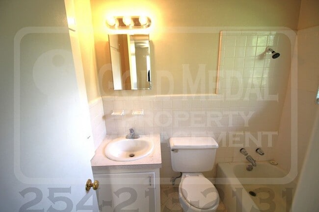 Building Photo - 802 Pecan Cir