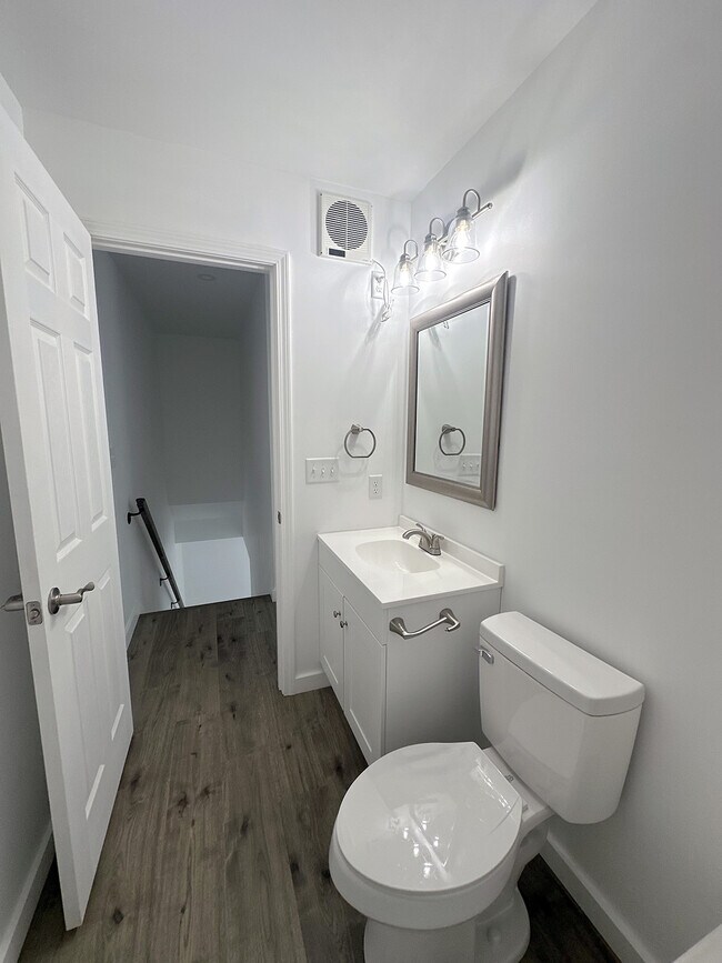 Building Photo - 217 Quince Alley