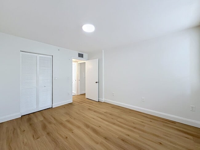 Building Photo - Super Cozy 2 bedroom in Desirable Neighborhood in coconut creek