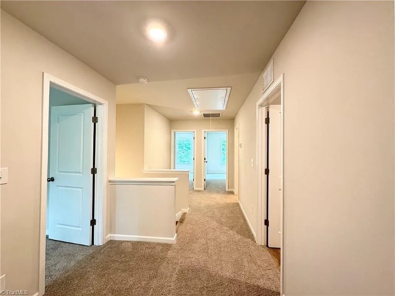 Building Photo - 1086 W Bank St