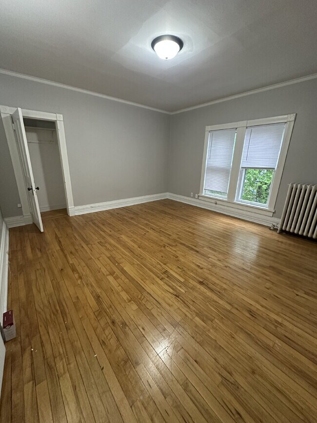 Building Photo - 747 Parker Ave