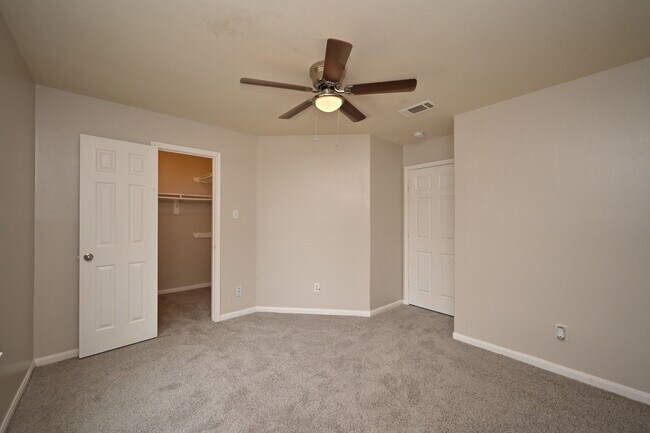 Building Photo - 6127 Yorkglen Manor Ln