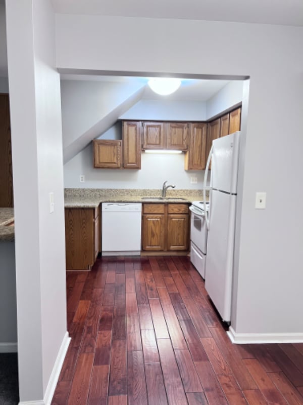Building Photo - 212 Pinewood Dr