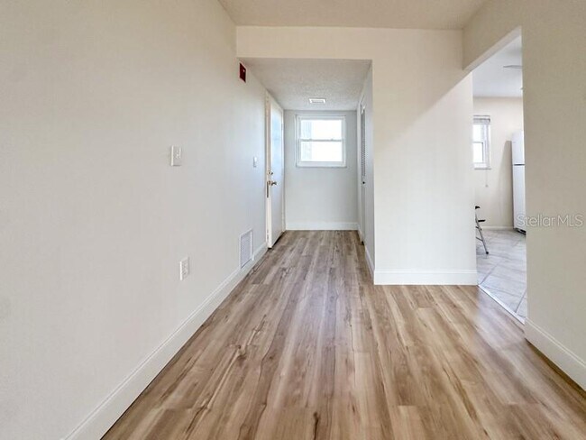 Building Photo - 3640 Ironwood Cir