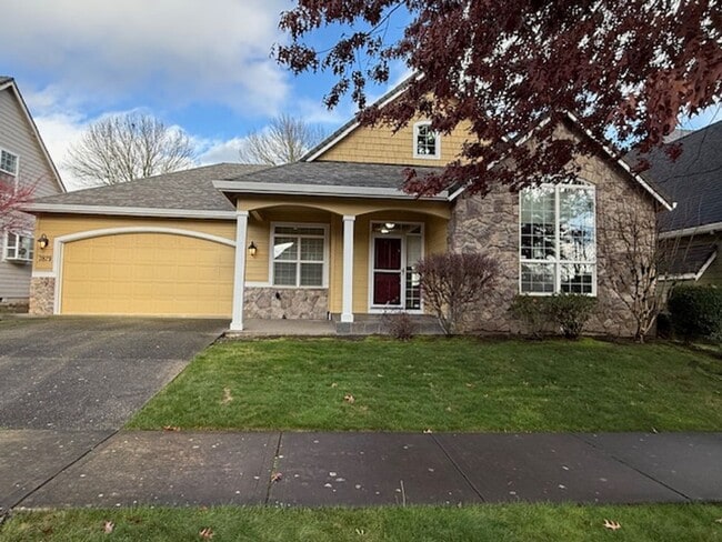 Building Photo - 3 Bedroom 2 Bath 55 and Old Community Newberg OR
