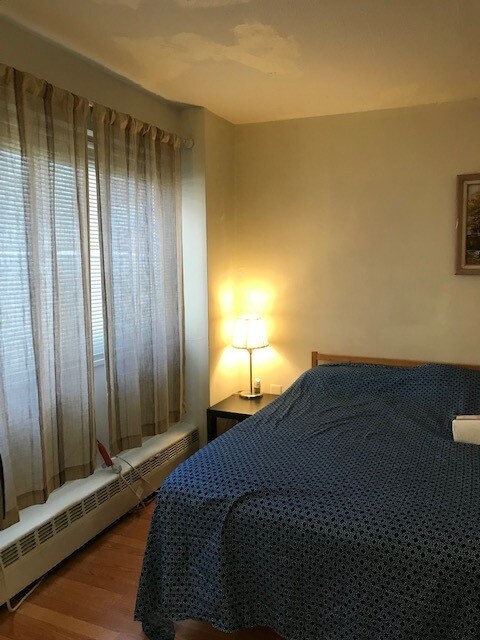 Bedroom - 2101 Chestnut St