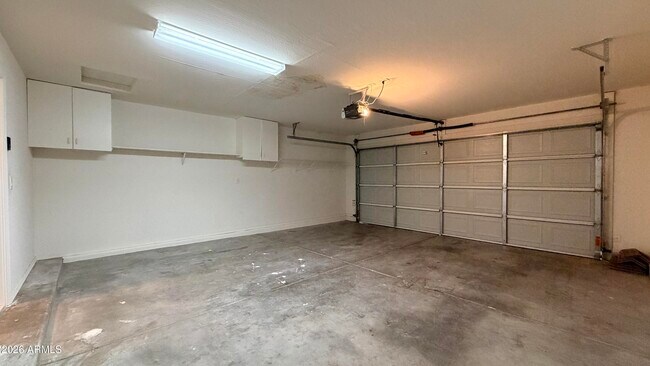 Building Photo - 12941 W Bloomfield Rd