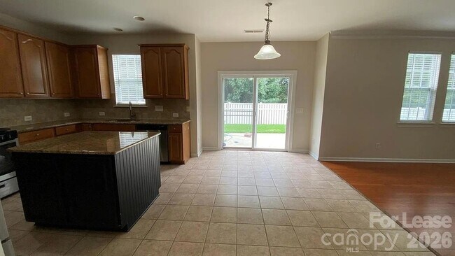 Building Photo - 5803 Cactus Valley Rd