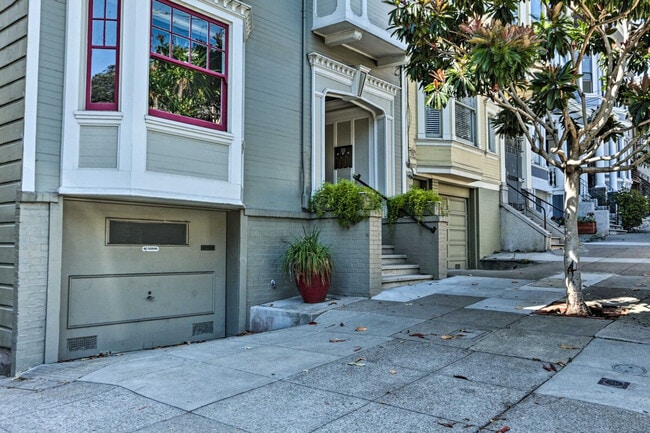 Building Photo - 241 Ashbury St