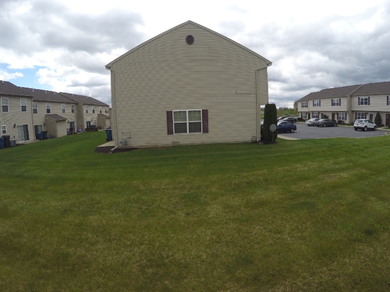 Building Photo - 2119 Quail Hollow Dr