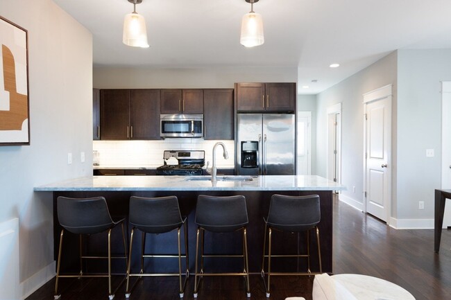 Building Photo - 3 Bed, 3 Bath East Nashville Beauty!