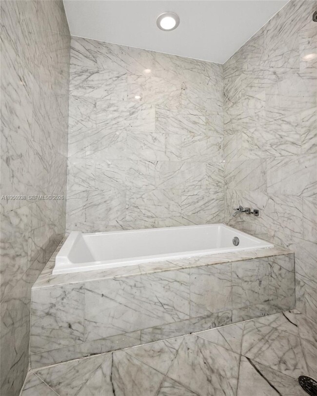 Building Photo - 900 Biscayne Blvd