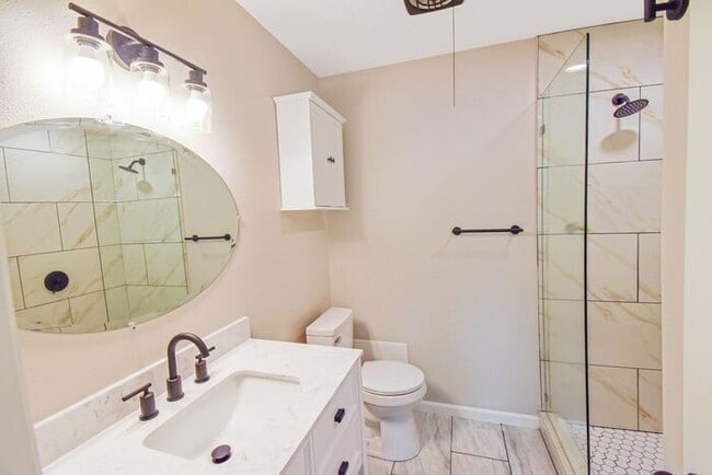 Building Photo - Available Now! Newly Remodeled 4 Bed 3 Bat...