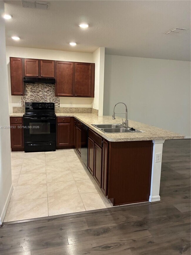 Building Photo - 1612 Primo Ct