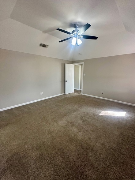 Building Photo - 127 Lori Dr