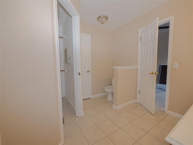 Building Photo - 205 Caladium Dr