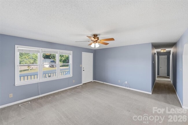 Building Photo - 1607 McFarland Dr