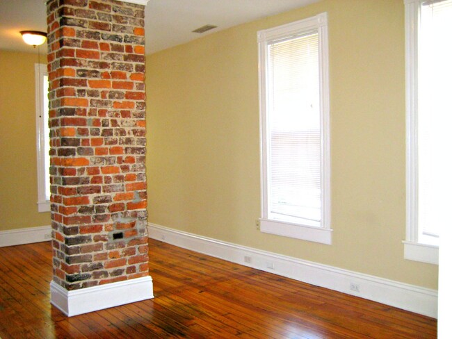 Building Photo - PINE416