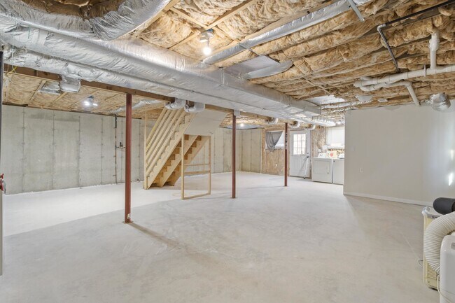 Building Photo - 7 Pheasant Run