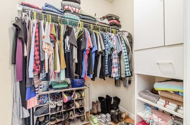 Building Photo - 3539 Westbay Dr