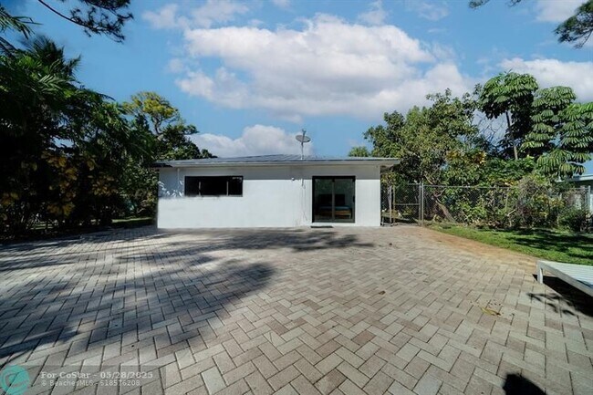 Building Photo - 5110 Cleveland Rd