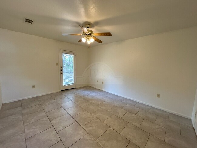 Building Photo - 3820 Water Oak Dr