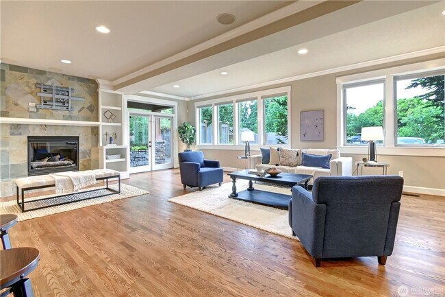 Building Photo - 4bd/2.5ba Kirkland House